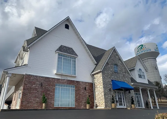Seven Gables Inn